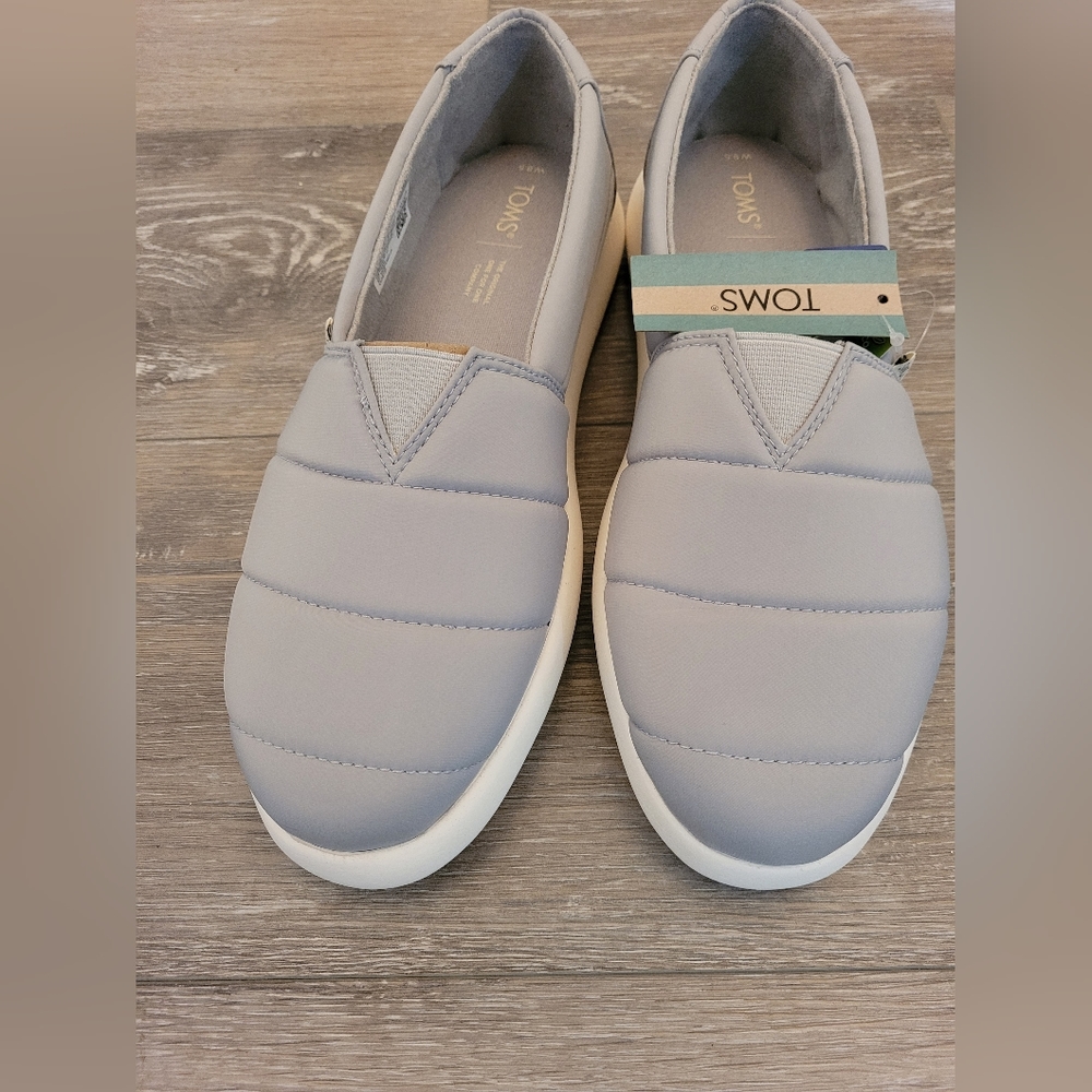 Toms Size 9.5 NWT